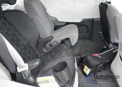 2018 Toyota Sienna Le 7 Passenger from USA, damaged, VIN 5TDJZ3DC8JS193156